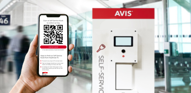 QR-Code in der Avis App neben dem Self-Service Kiosk.